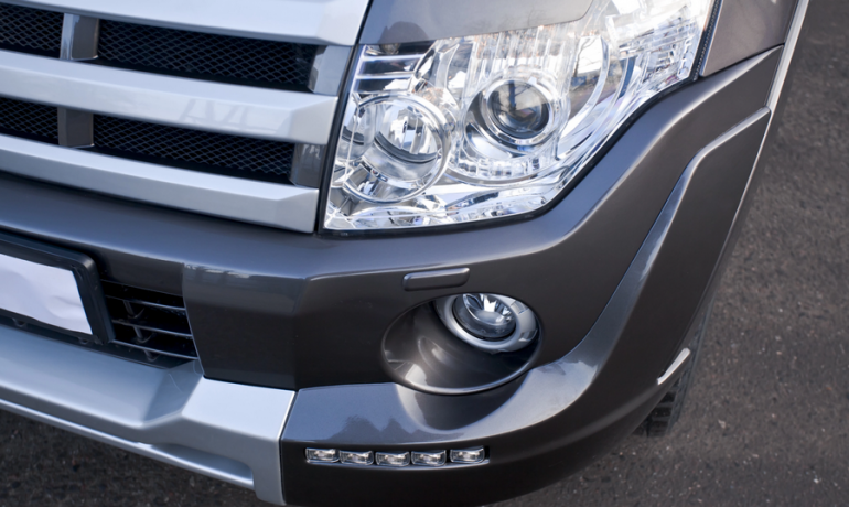 Накладка (юбка) переднего бампера "Broomer Design" (Без ДХЛ) для Mitsubishi Pajero IV (2006-2015) купить недорого с доставкой в Магнитогорск